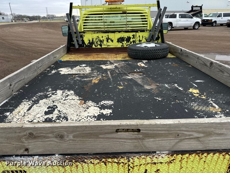 image for item EA4724 1992 Dodge D350 flatbed truck