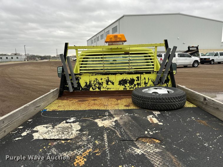 image for item EA4724 1992 Dodge D350 flatbed truck