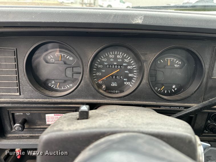 image for item EA4724 1992 Dodge D350 flatbed truck
