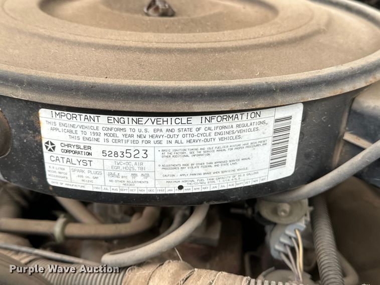 image for item EA4724 1992 Dodge D350 flatbed truck