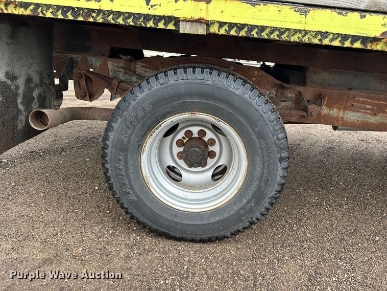 image for item EA4724 1992 Dodge D350 flatbed truck