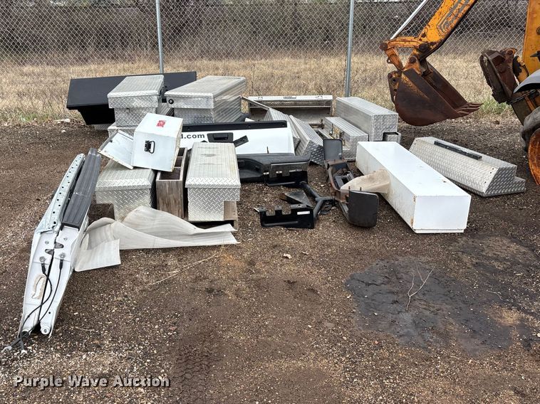 image for item EA4725 Assorted tailgates, bumpers and toolboxes Automotive parts