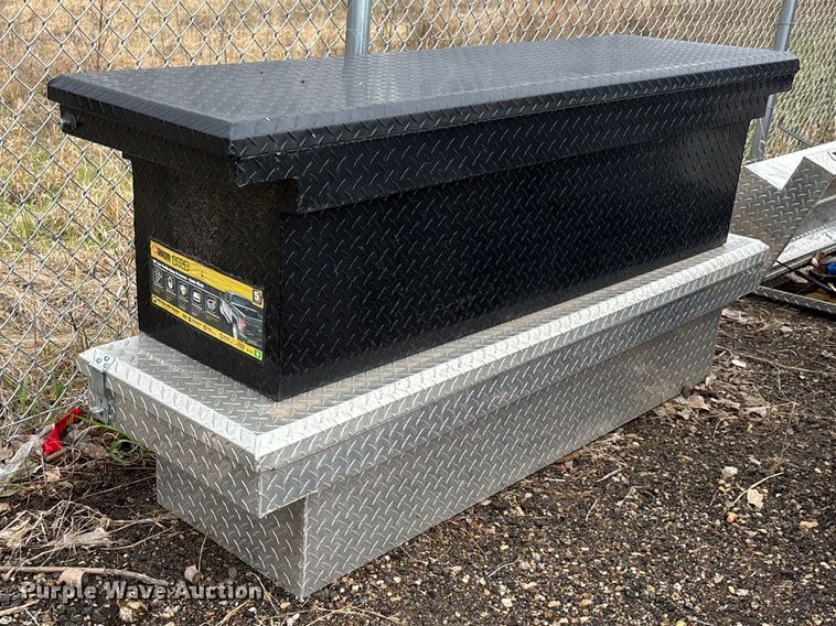 image for item EA4725 Assorted tailgates, bumpers and toolboxes Automotive parts