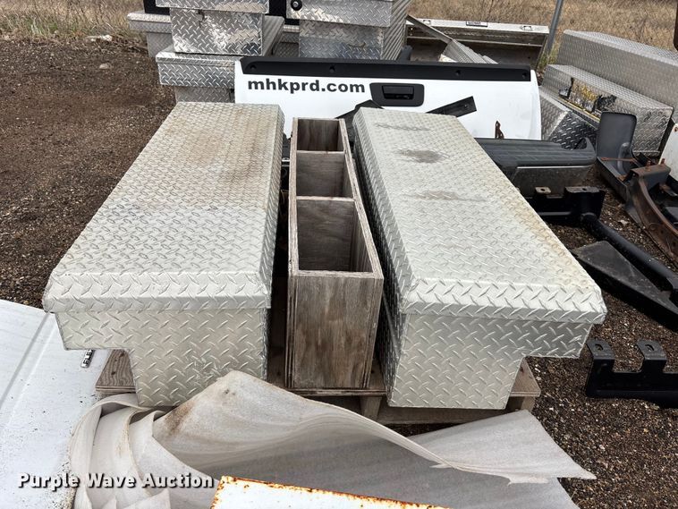 image for item EA4725 Assorted tailgates, bumpers and toolboxes Automotive parts