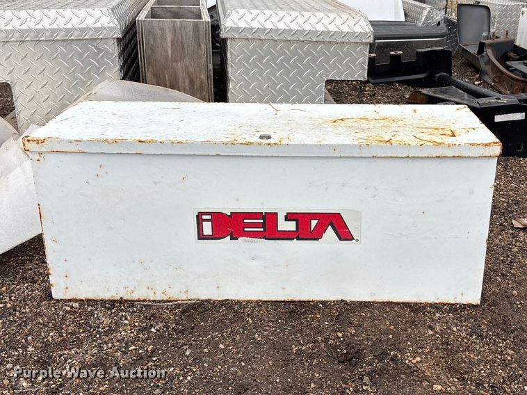 image for item EA4725 Assorted tailgates, bumpers and toolboxes Automotive parts