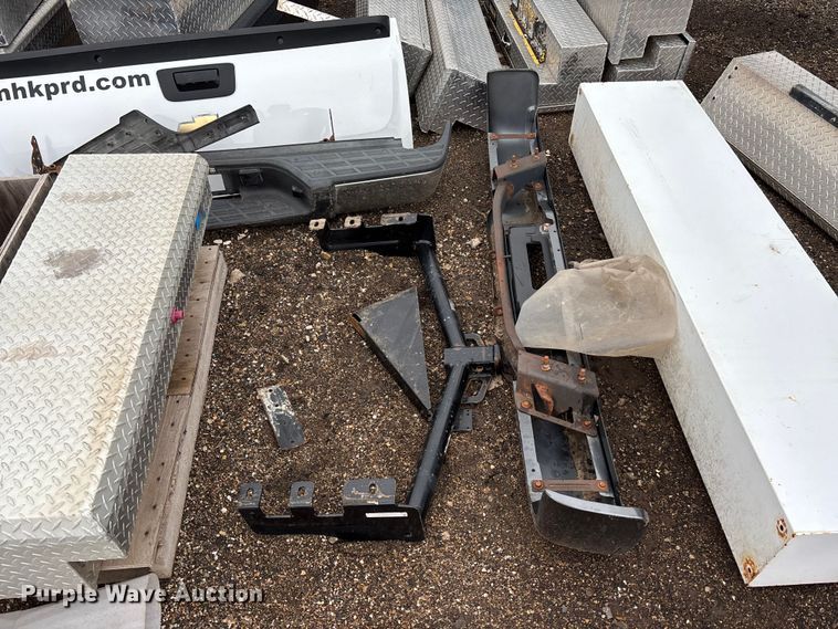 image for item EA4725 Assorted tailgates, bumpers and toolboxes Automotive parts