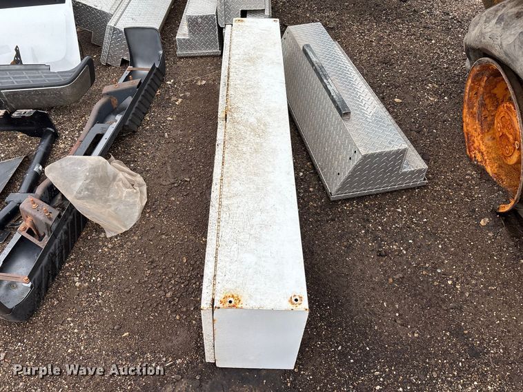 image for item EA4725 Assorted tailgates, bumpers and toolboxes Automotive parts