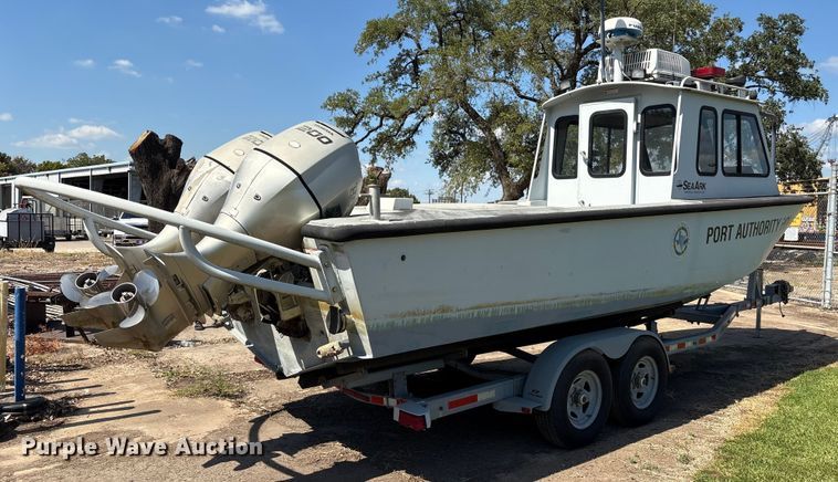 image for item EA6997 2006 Sea Ark VC Commander boat