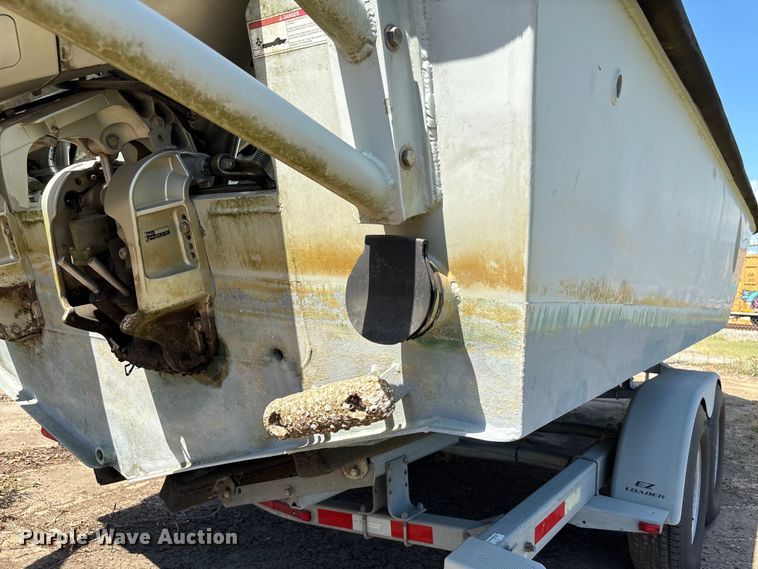 image for item EA6997 2006 Sea Ark VC Commander boat