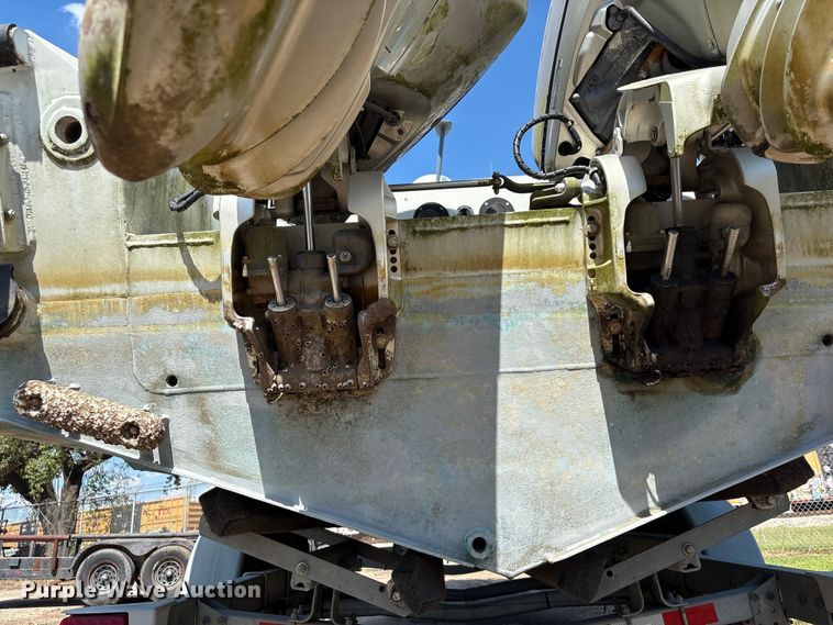 image for item EA6997 2006 Sea Ark VC Commander boat