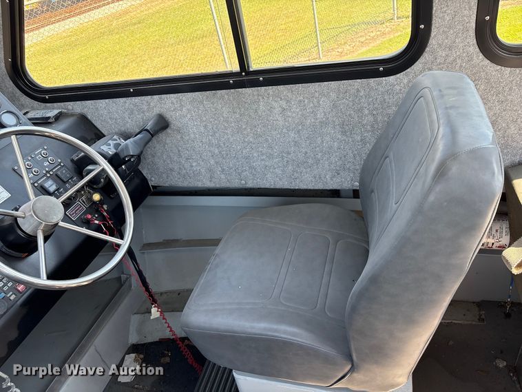 image for item EA6997 2006 Sea Ark VC Commander boat