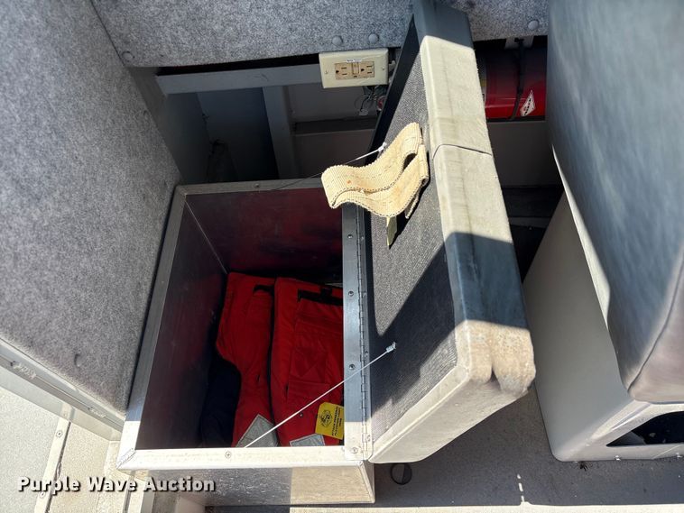 image for item EA6997 2006 Sea Ark VC Commander boat