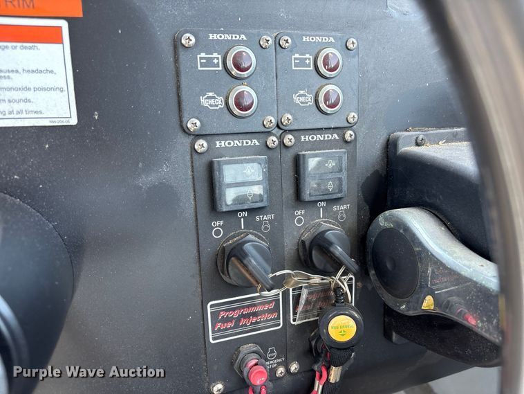 image for item EA6997 2006 Sea Ark VC Commander boat