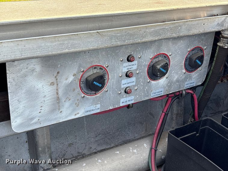 image for item EA6997 2006 Sea Ark VC Commander boat