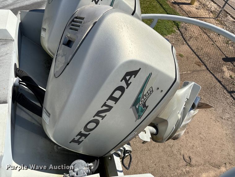 image for item EA6997 2006 Sea Ark VC Commander boat