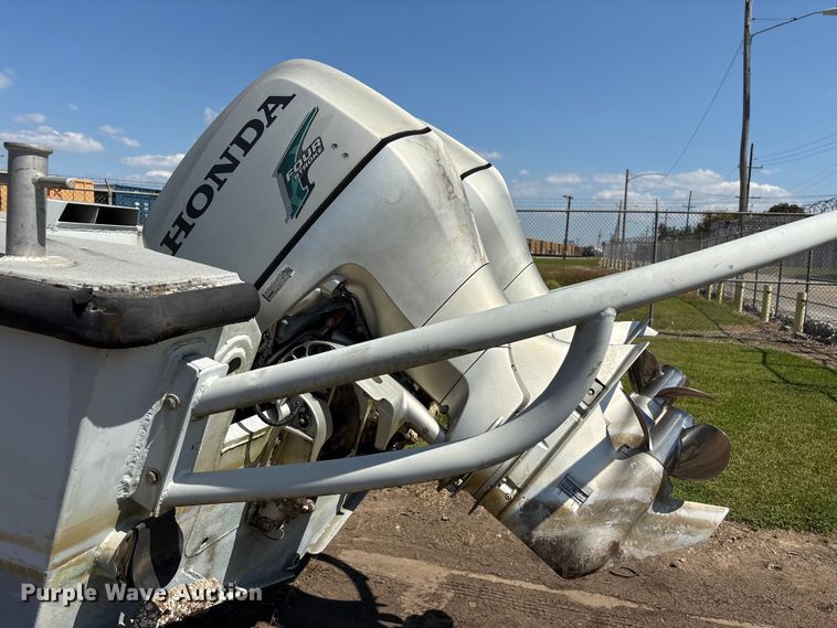 image for item EA6997 2006 Sea Ark VC Commander boat