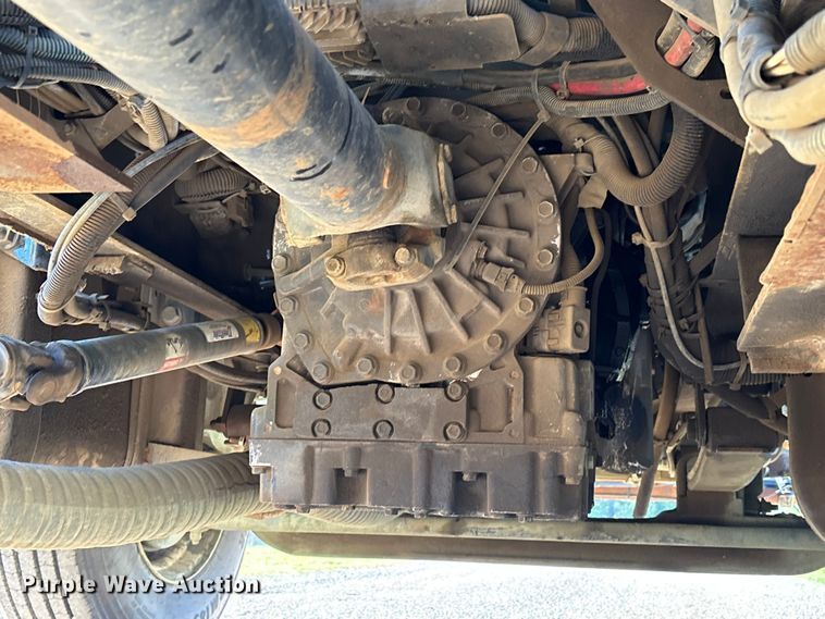 image for item EA7238 2009 International 4300 water truck