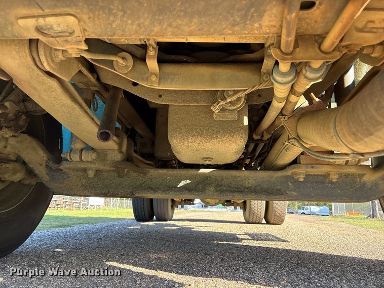 image for item EA7238 2009 International 4300 water truck