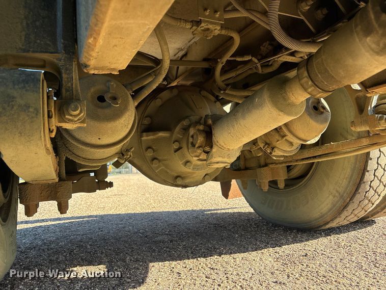 image for item EA7238 2009 International 4300 water truck