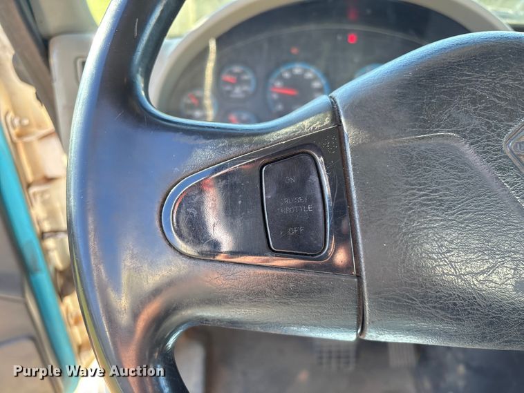 image for item EA7238 2009 International 4300 water truck