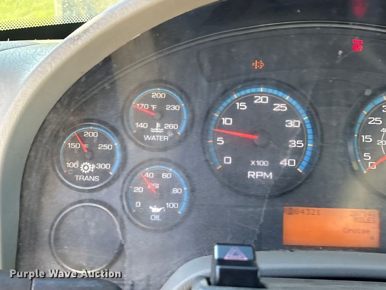 image for item EA7238 2009 International 4300 water truck