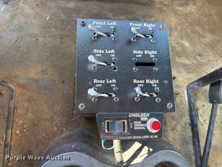 image for item EA7238 2009 International 4300 water truck