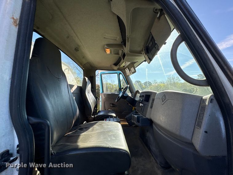 image for item EA7238 2009 International 4300 water truck