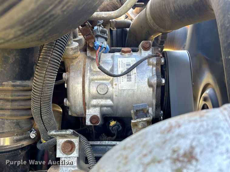 image for item EA7238 2009 International 4300 water truck