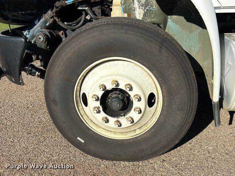 image for item EA7238 2009 International 4300 water truck