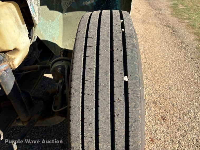 image for item EA7238 2009 International 4300 water truck