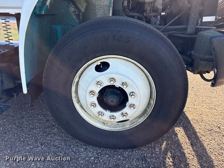 image for item EA7238 2009 International 4300 water truck