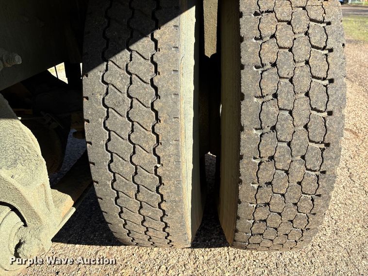 image for item EA7238 2009 International 4300 water truck