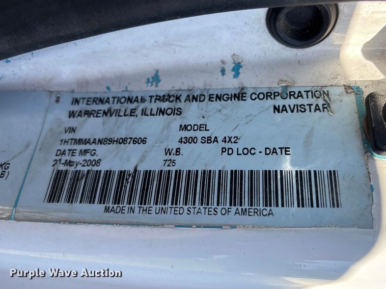 image for item EA7238 2009 International 4300 water truck