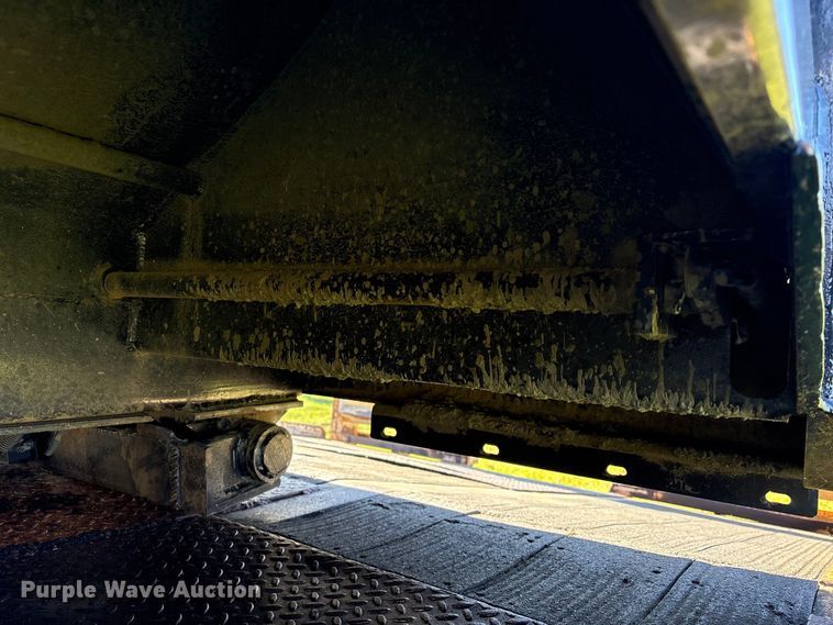 image for item EA7240 2022 Warren dump Bed