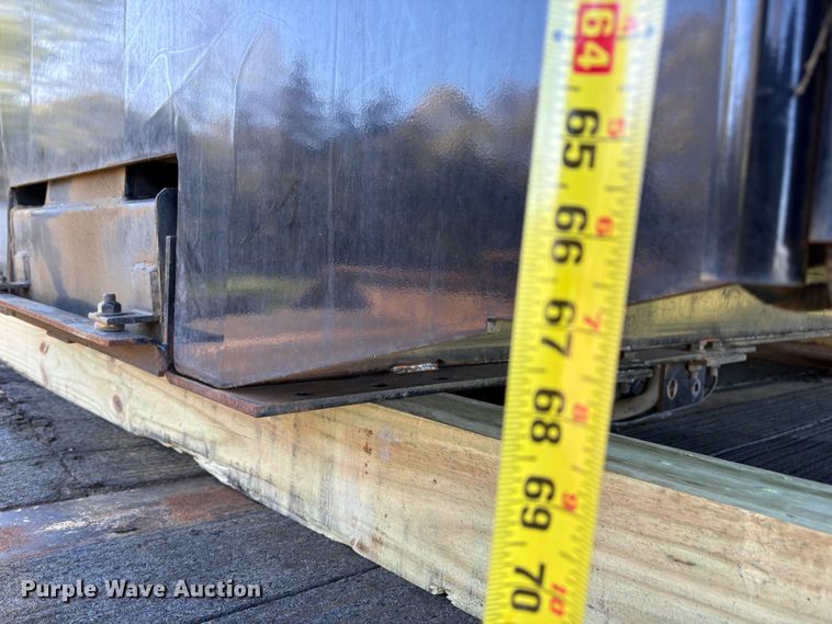 image for item EA7240 2022 Warren dump Bed