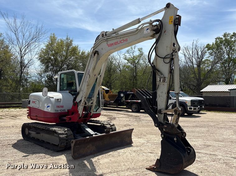 image for item EA7241 2017 Takeuchi TB290 mini excavator