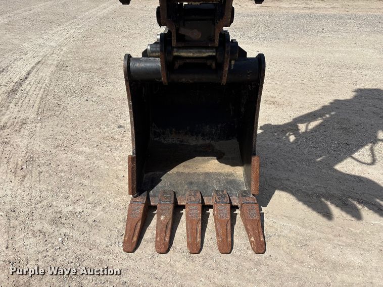 image for item EA7241 2017 Takeuchi TB290 mini excavator