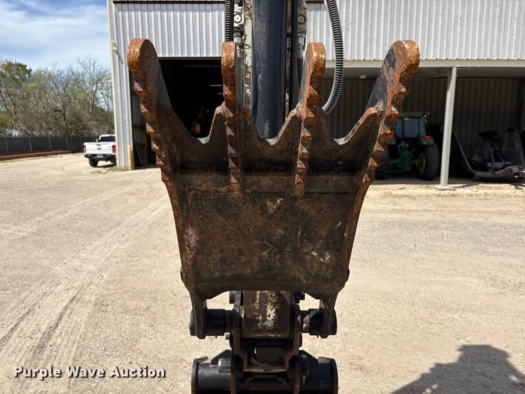 image for item EA7241 2017 Takeuchi TB290 mini excavator