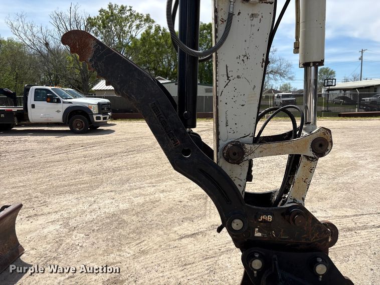 image for item EA7241 2017 Takeuchi TB290 mini excavator