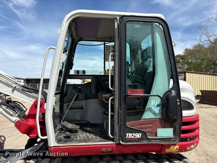 image for item EA7241 2017 Takeuchi TB290 mini excavator