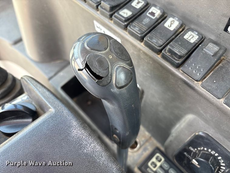 image for item EA7241 2017 Takeuchi TB290 mini excavator