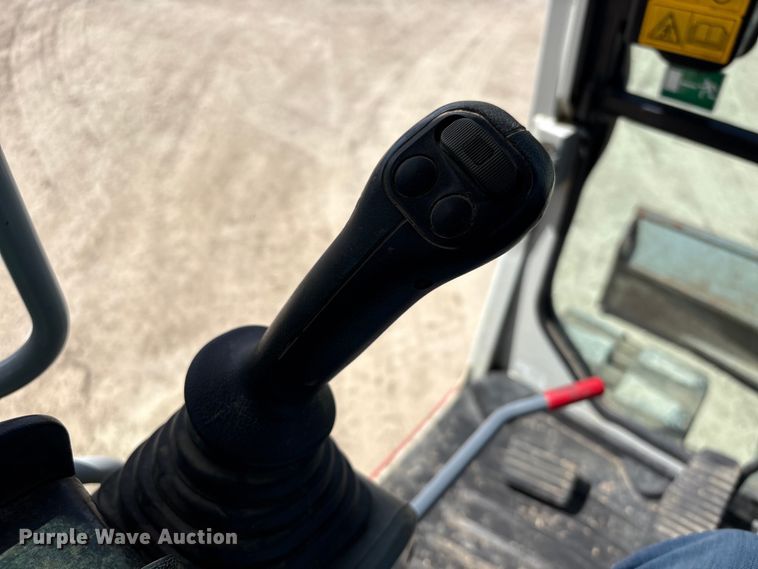 image for item EA7241 2017 Takeuchi TB290 mini excavator