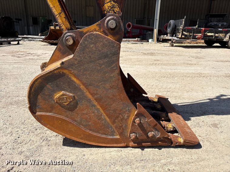 image for item EA7242 2015 Komatsu PC240LC-10 long reach excavator