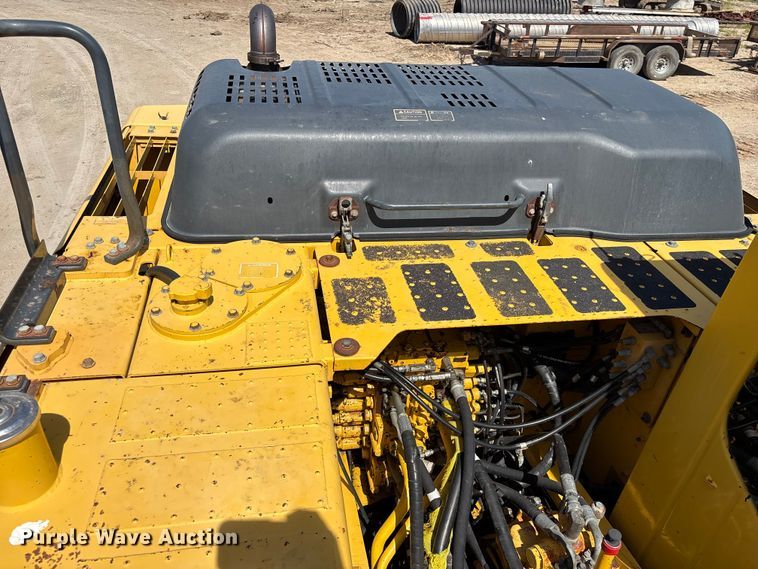 image for item EA7242 2015 Komatsu PC240LC-10 long reach excavator