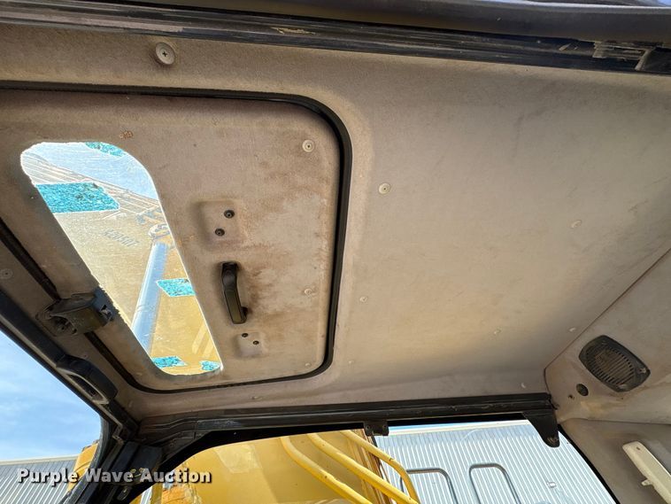 image for item EA7242 2015 Komatsu PC240LC-10 long reach excavator