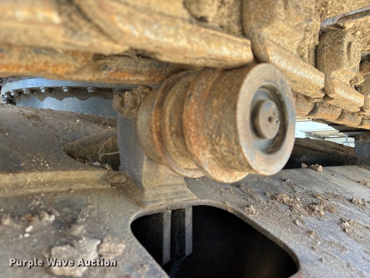 image for item EA7242 2015 Komatsu PC240LC-10 long reach excavator