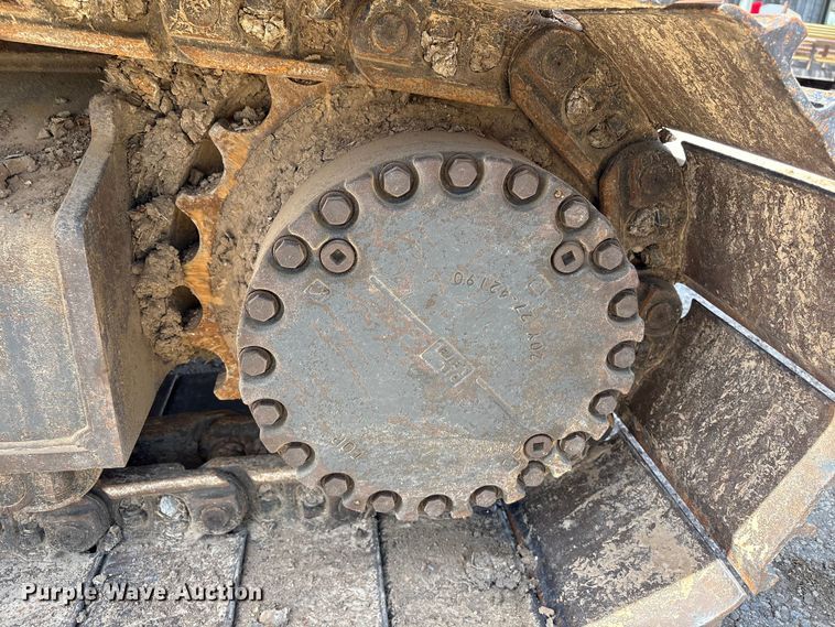 image for item EA7242 2015 Komatsu PC240LC-10 long reach excavator