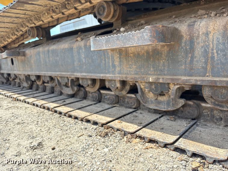 image for item EA7242 2015 Komatsu PC240LC-10 long reach excavator