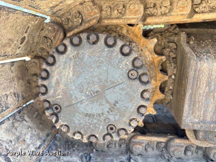 image for item EA7242 2015 Komatsu PC240LC-10 long reach excavator