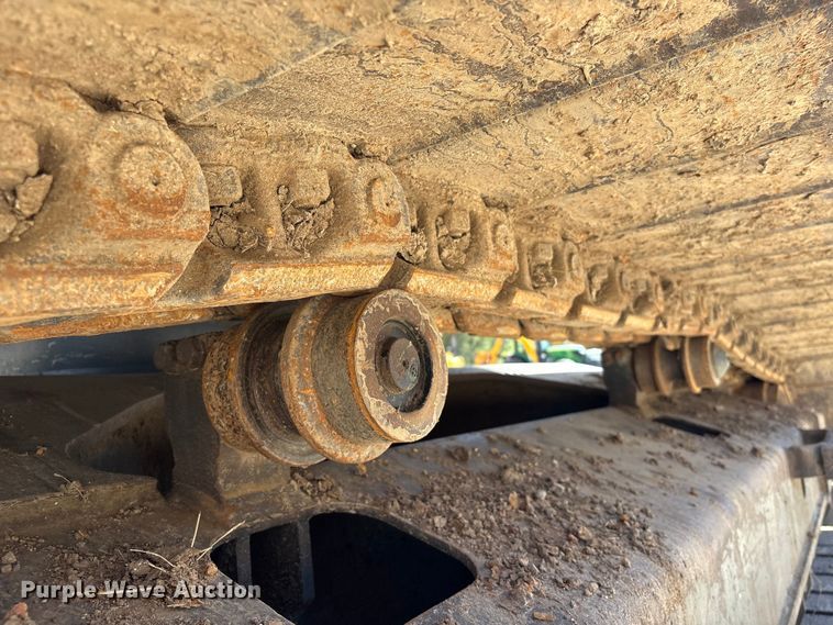 image for item EA7242 2015 Komatsu PC240LC-10 long reach excavator